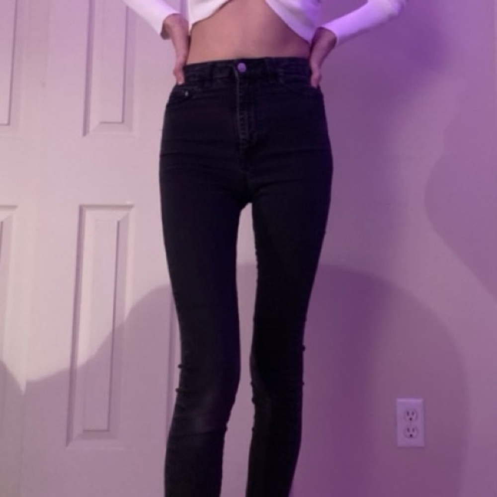 h&m black high-waisted skinny jeans